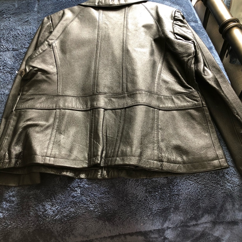 Leather jacket - Picture 2 of 2